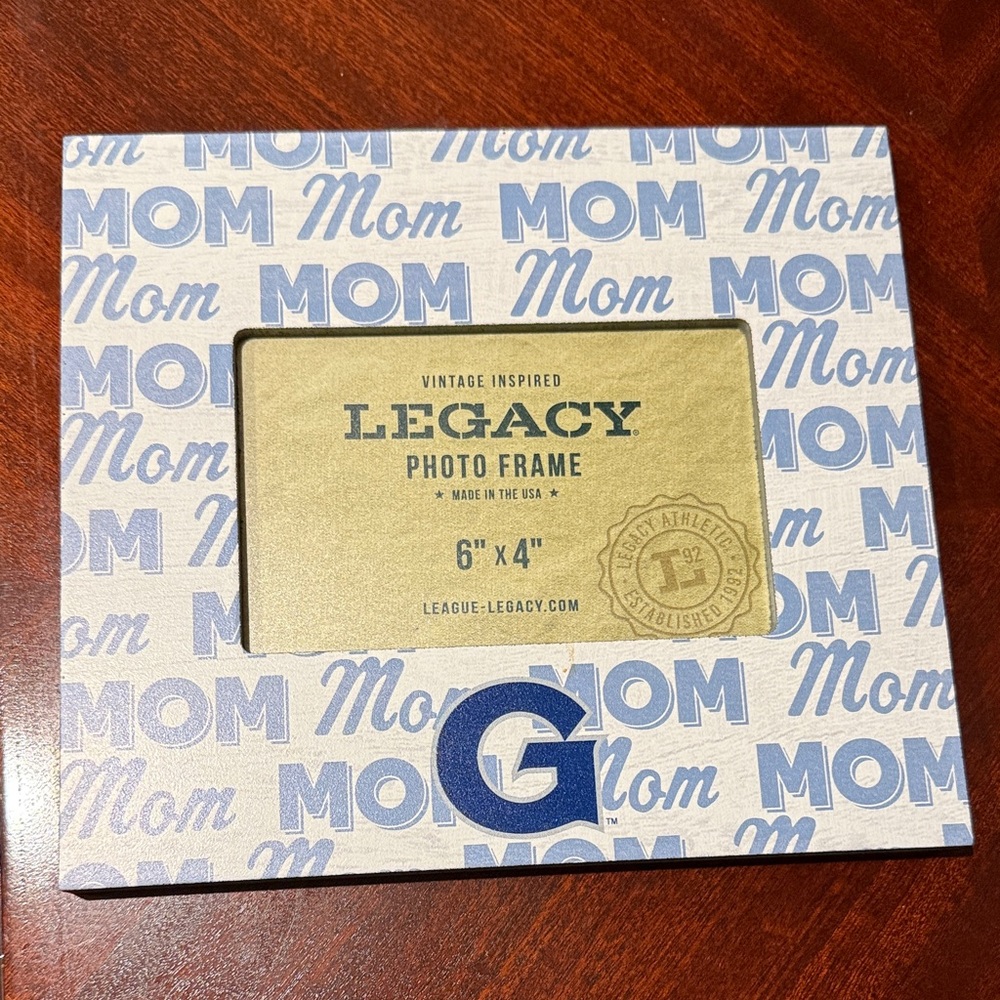 Georgetown 'Mom' Photo Frame - Picture 1 of 5